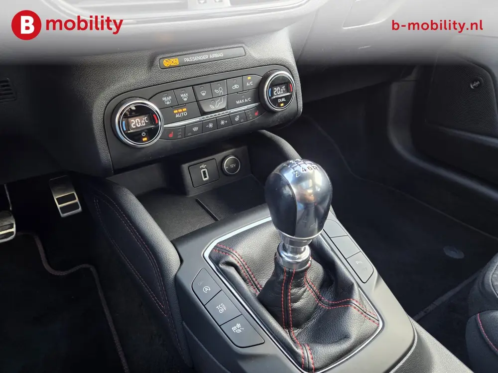 Ford Focus Wagon 1.0 EcoBoost ST Line Business Trekhaak Pano uit 2019, foto 9