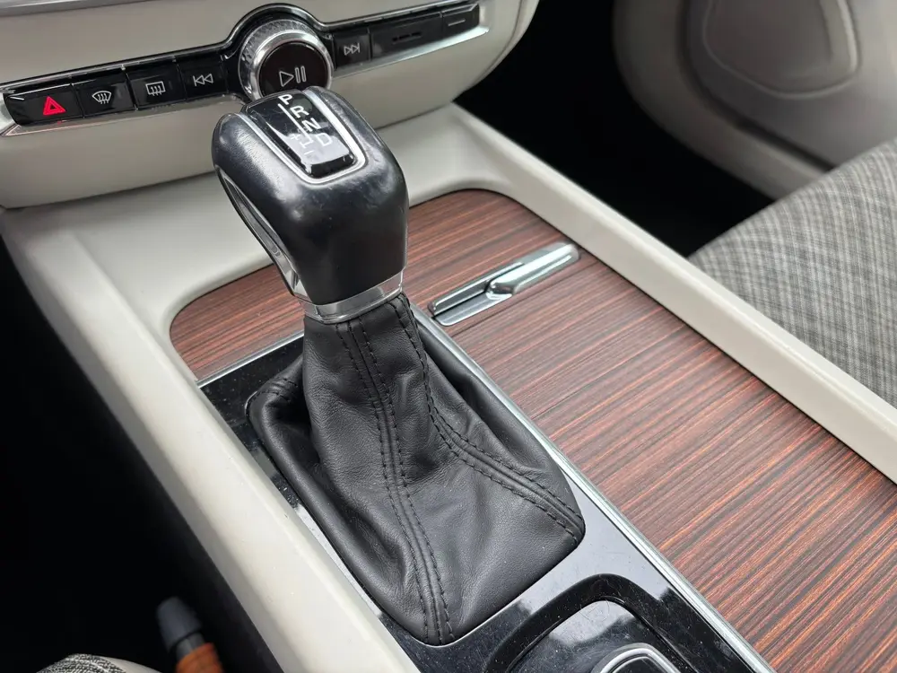 Volvo V60 2.0 T5 Momentum/Camera/Trekhaak/Pdc uit 2019, foto 11