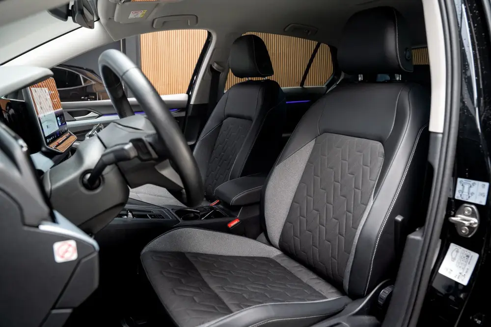 Volkswagen Golf 1.5 eTSI Leer ACC Navi Climate 3zone PDC uit 2025, foto 12