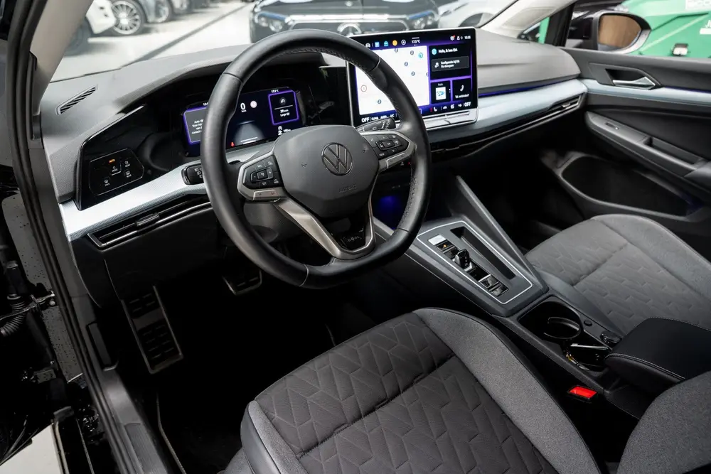 Volkswagen Golf 1.5 eTSI Leer ACC Navi Climate 3zone PDC uit 2025, foto 9