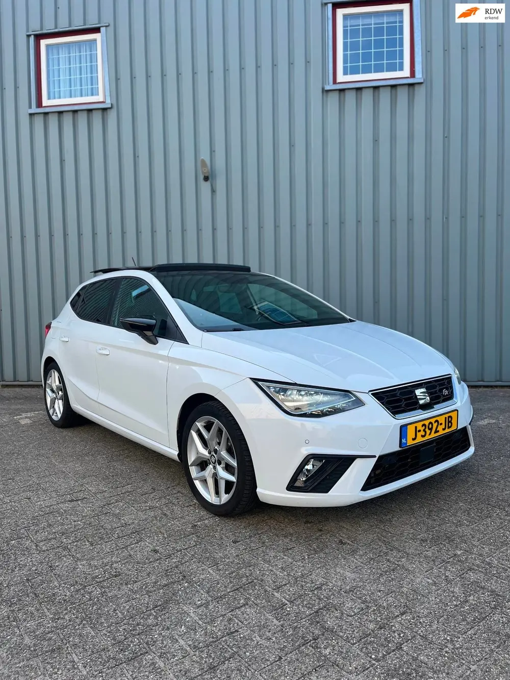 SEAT Ibiza 1.0 TSI FR/pano/led/virtual/beats/alcantara uit 2019