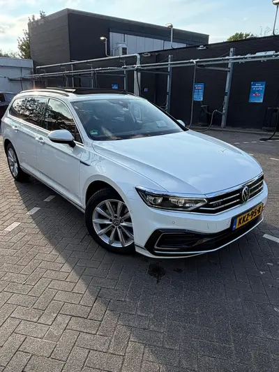 Volkswagen Passat Variant Passat 1.4 TSI Phev 218pk 6-DSG 2021 Wit uit 2021
