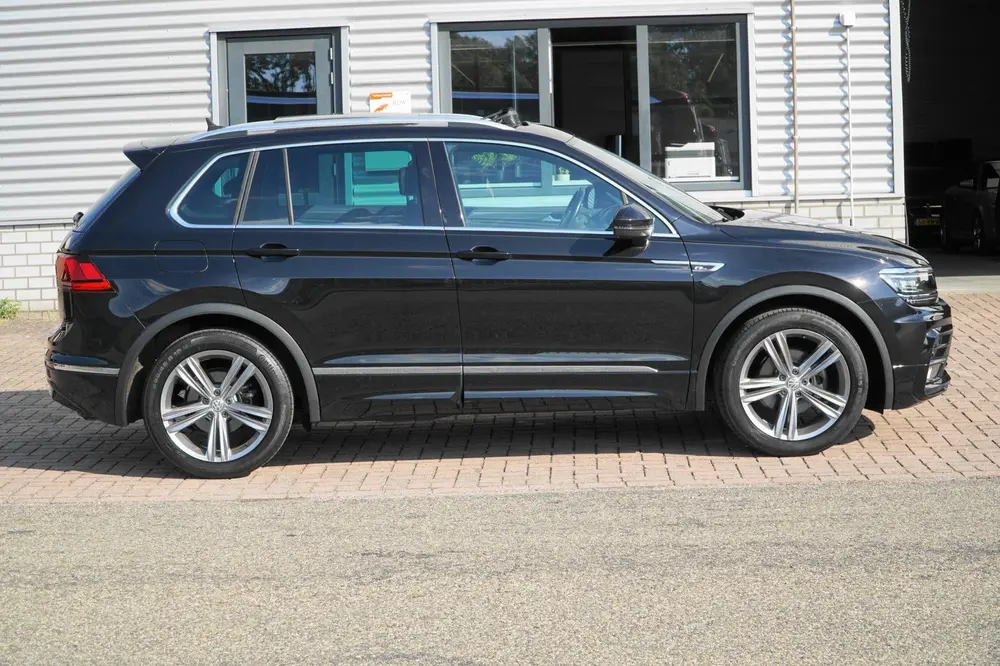 Volkswagen Tiguan 1.5 TSI 1STE EIGENAAR R-LINE PANO uit 2019, foto 11