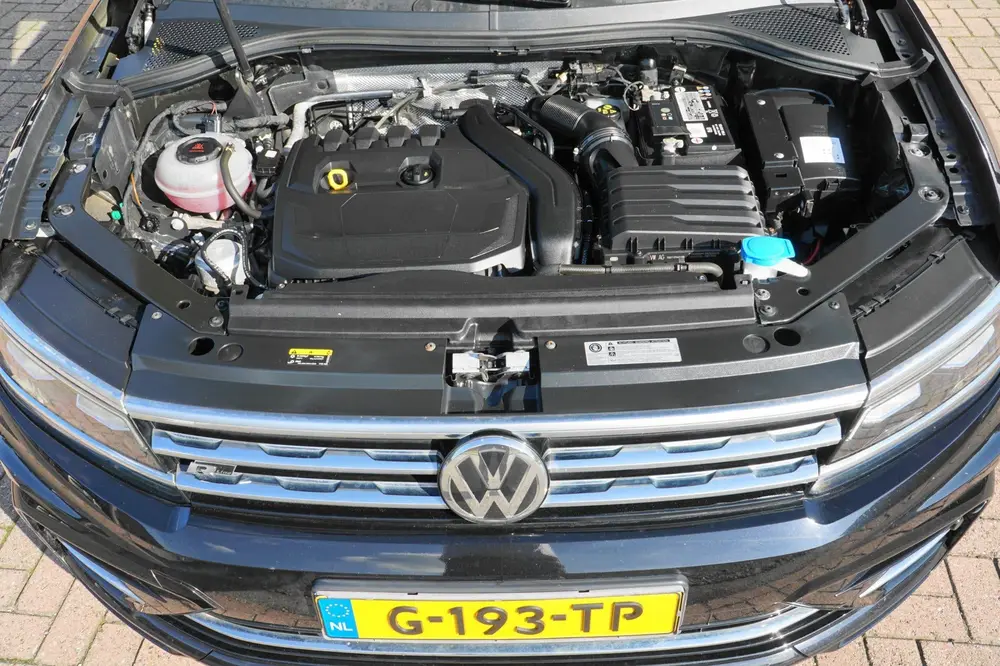 Volkswagen Tiguan 1.5 TSI 1STE EIGENAAR R-LINE PANO uit 2019, foto 19