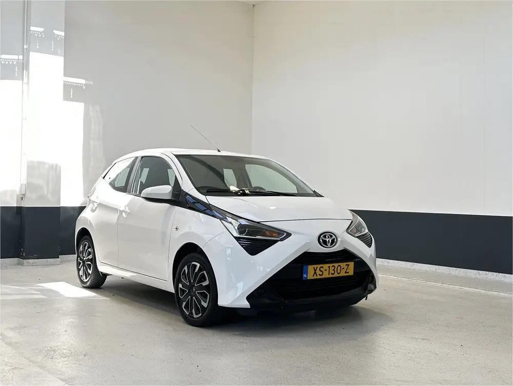 Toyota Aygo 1.0 VVT-i x-play limited | NL | 2 Eig | Camera | uit 2019