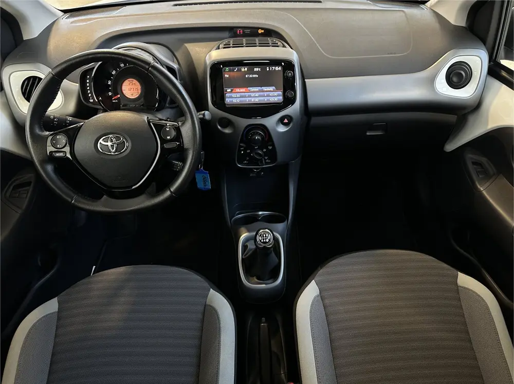 Toyota Aygo 1.0 VVT-i x-play limited | NL | 2 Eig | Camera | uit 2019, foto 12