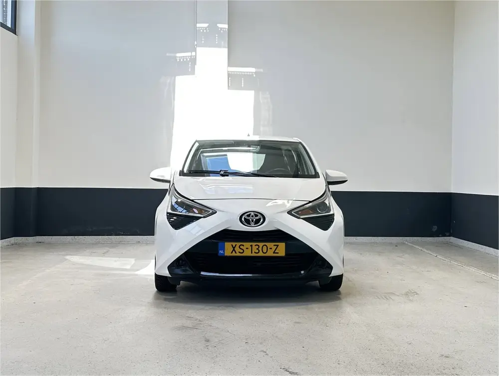 Toyota Aygo 1.0 VVT-i x-play limited | NL | 2 Eig | Camera | uit 2019, foto 3