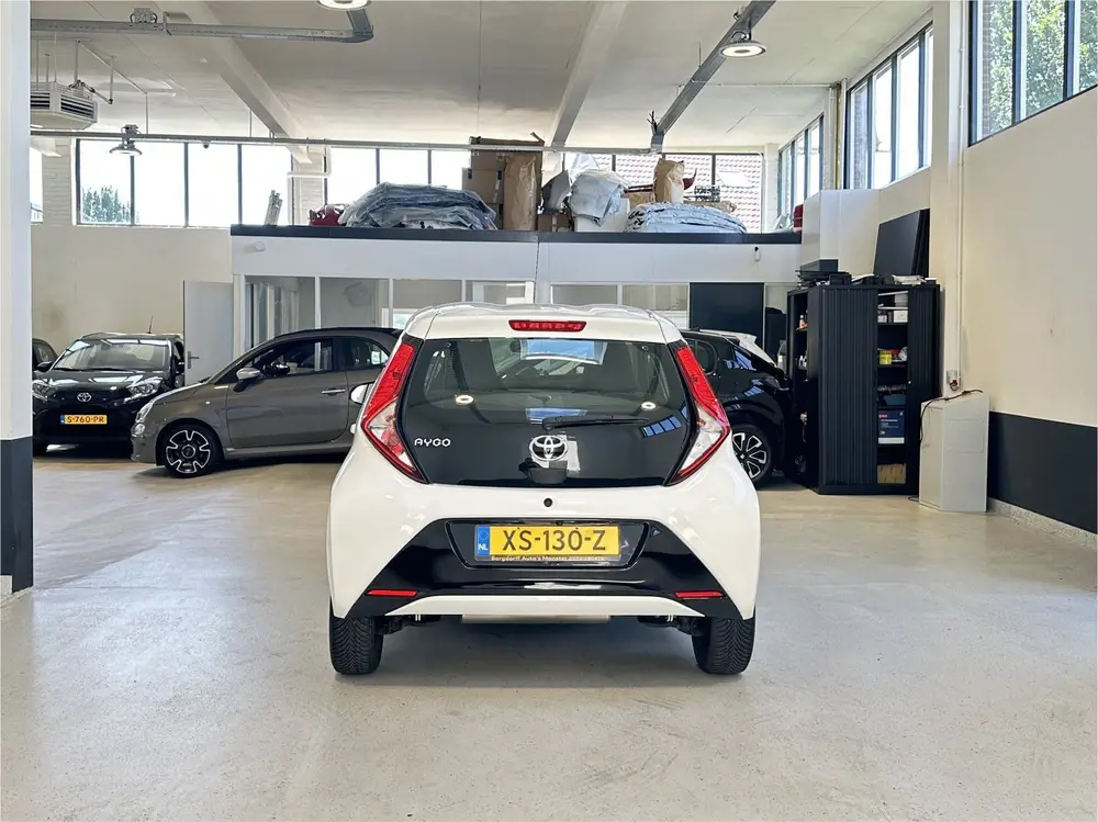 Toyota Aygo 1.0 VVT-i x-play limited | NL | 2 Eig | Camera | uit 2019, foto 4
