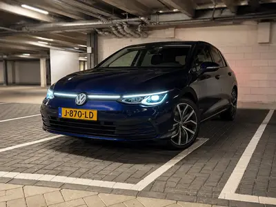 Volkswagen Golf VWGolf 1.5 TSI 130pk sfeerverlichting/ACC LED Grill Ambient uit 2020