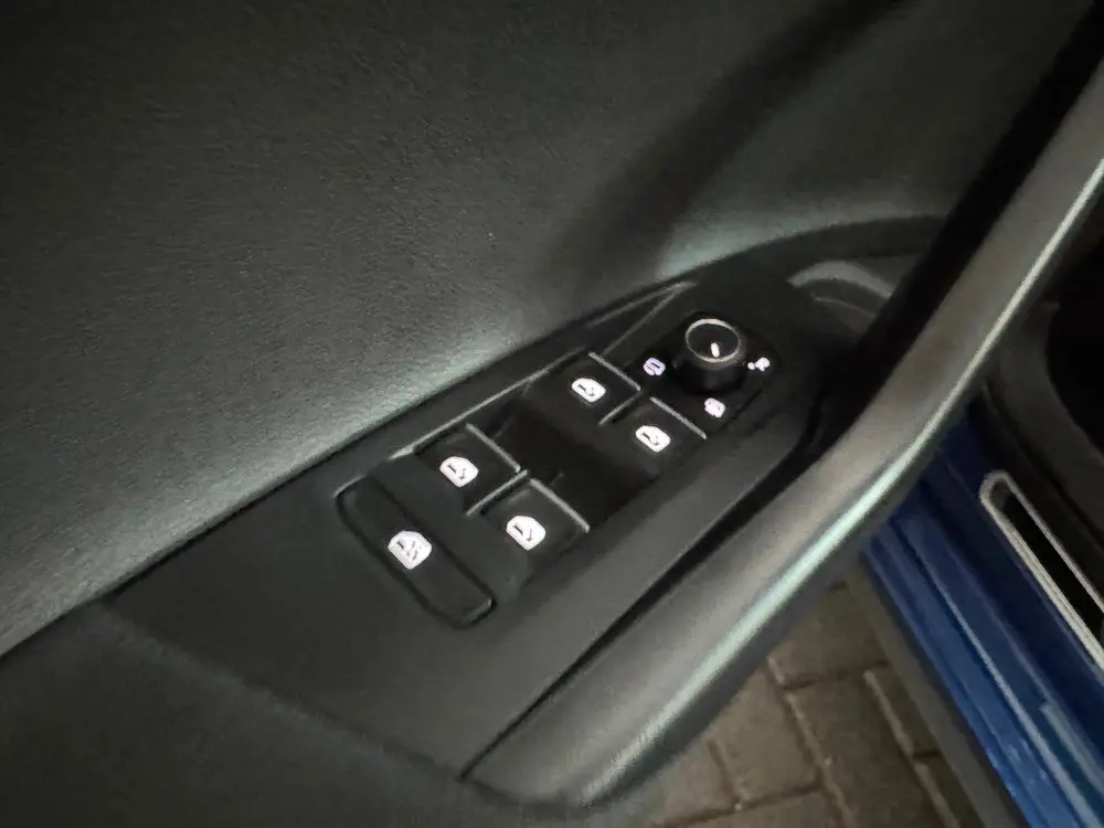 Volkswagen POLO 1.0 TSI R-Line Pano|Stoelverw|BlindSpot|ACC| uit 2023, foto 13
