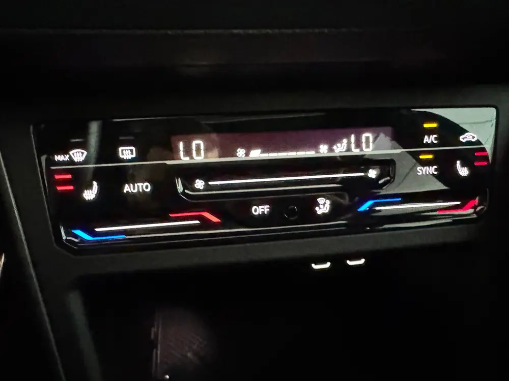 Volkswagen POLO 1.0 TSI R-Line Pano|Stoelverw|BlindSpot|ACC| uit 2023, foto 17