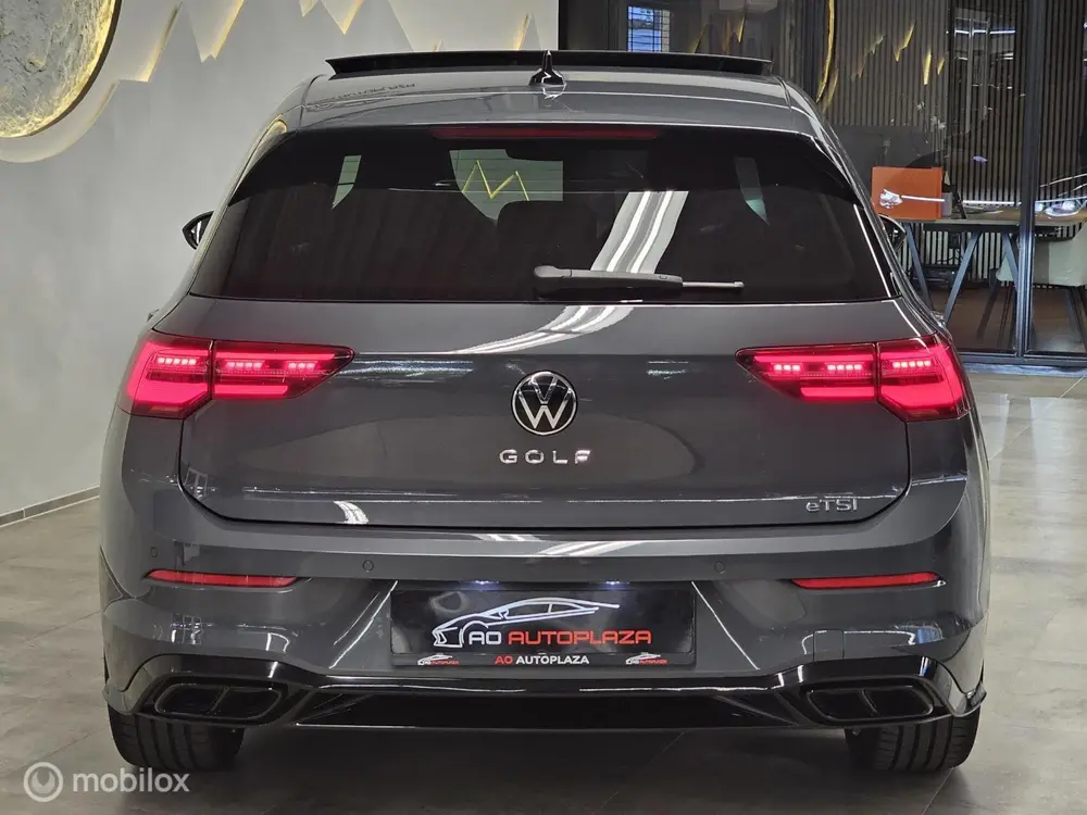 Volkswagen Golf 1.5 eTSI 3x R-Line Panorama/H&K/Keyless/IQ L uit 2022, foto 12