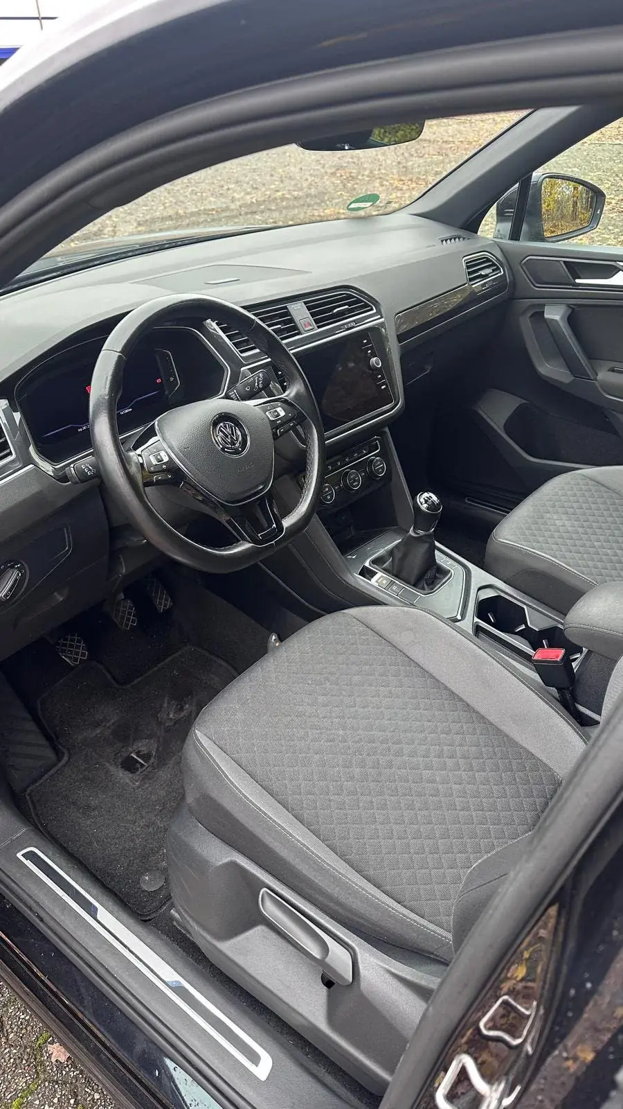 Volkswagen Tiguan 1.5 TSI R-line 150pk 2019 Zwart uit 2019, foto 5