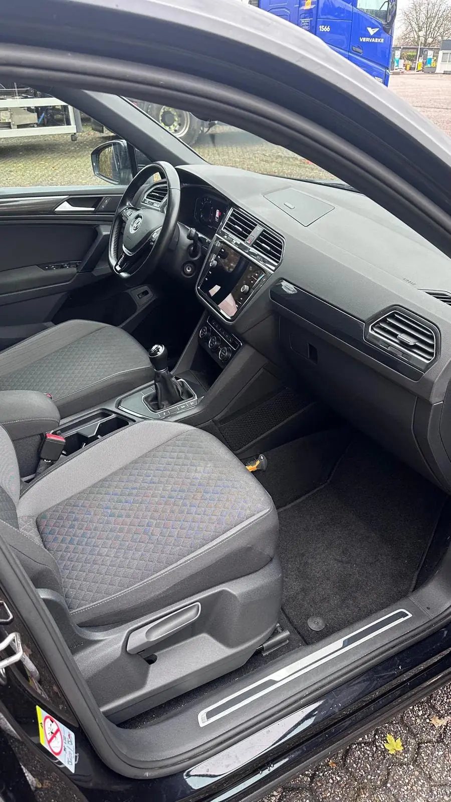 Volkswagen Tiguan 1.5 TSI R-line 150pk 2019 Zwart uit 2019, foto 7