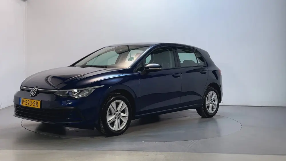 Volkswagen Golf 1.0 TSI 110pk Life Sfeerverlichting Navigati uit 2022, foto 8