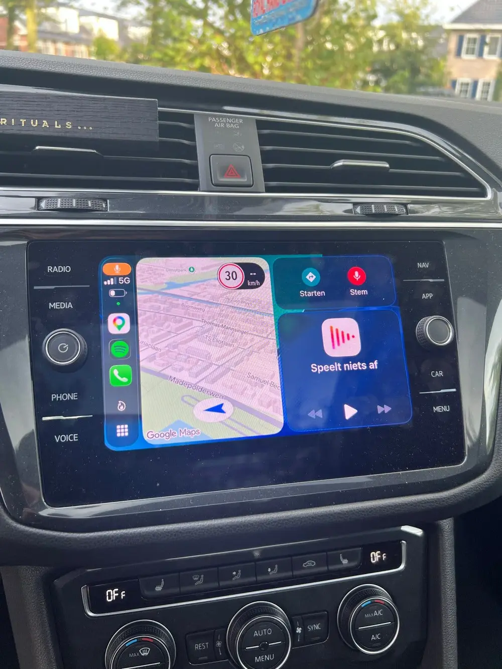 Volkswagen Tiguan 1.5 TSI ACT 150pk DSG 2020 Zwart uit 2020, foto 10