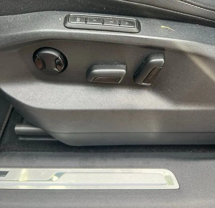 Volkswagen Tiguan 1.5 TSI ACT 150pk DSG 2020 Zwart uit 2020, foto 12