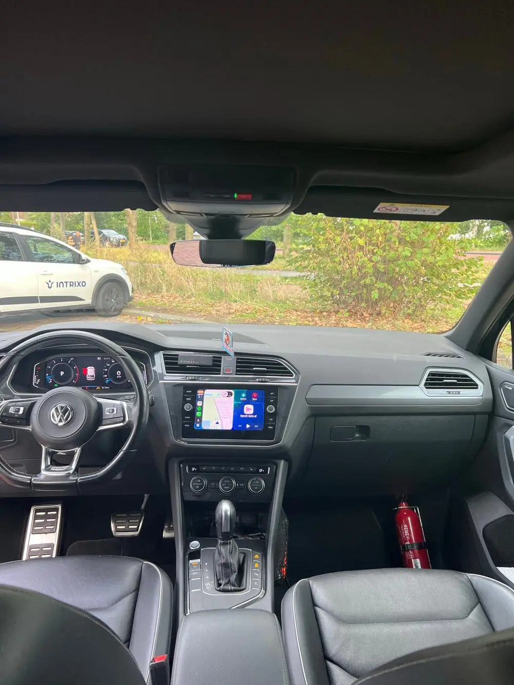 Volkswagen Tiguan 1.5 TSI ACT 150pk DSG 2020 Zwart uit 2020, foto 13