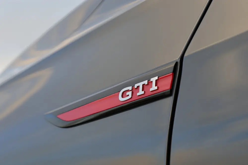 Volkswagen Golf GTI DCC IQ Lights 19" Estoril uit 2022, foto 10