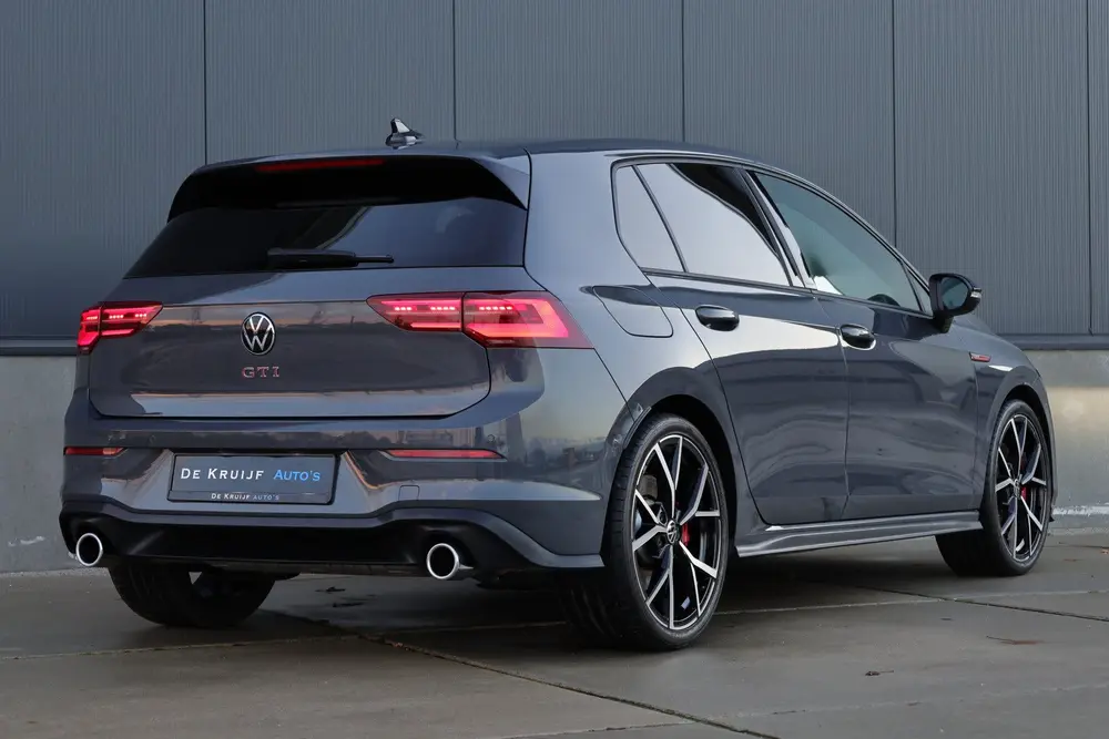 Volkswagen Golf GTI DCC IQ Lights 19" Estoril uit 2022, foto 14