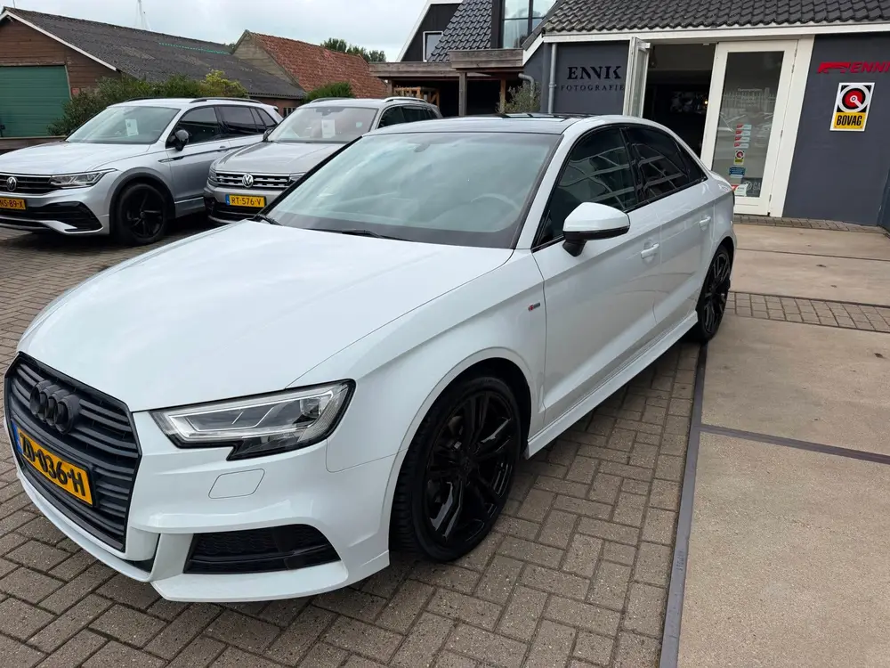Audi A3 1.5 TFSI CoD Sport S Line Edition / Pano / uit 2019, foto 13