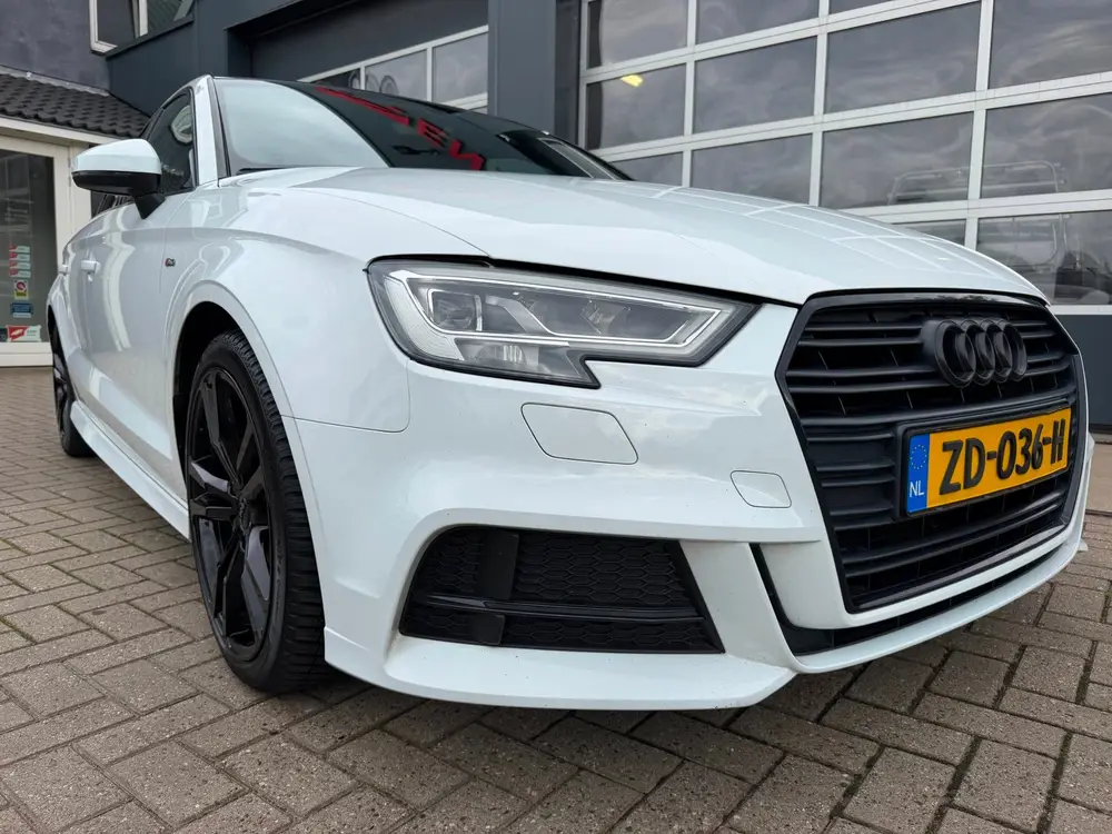 Audi A3 1.5 TFSI CoD Sport S Line Edition / Pano / uit 2019, foto 16