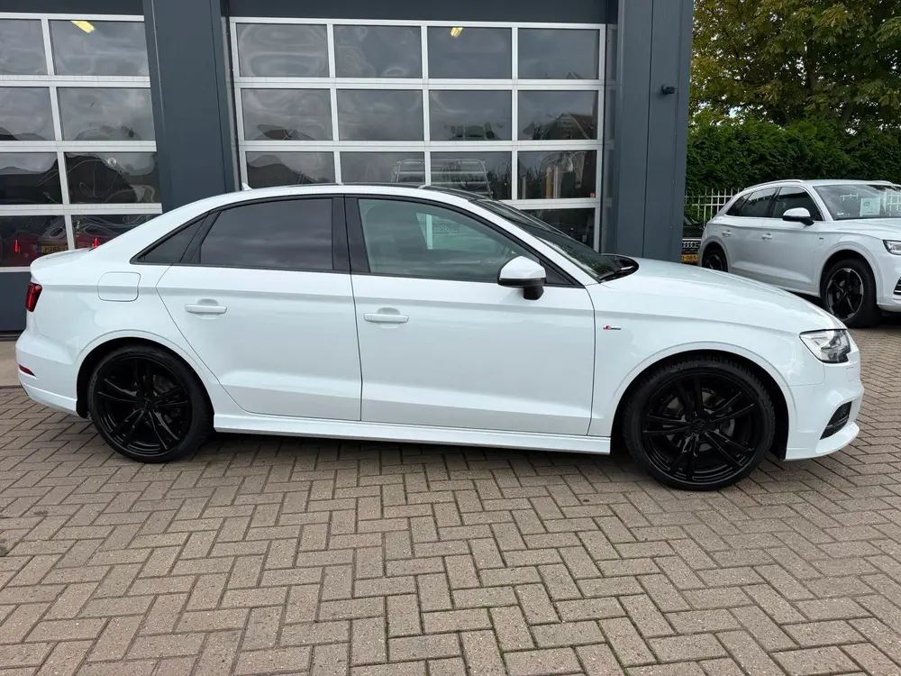 Audi A3 1.5 TFSI CoD Sport S Line Edition / Pano / uit 2019, foto 7