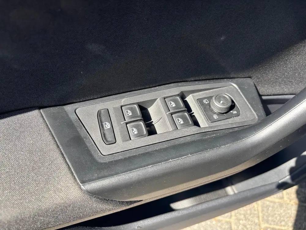 Volkswagen T-Roc 1.0 TSI Life Business Airco-Ecc/Alu wielen/ uit 2022, foto 11
