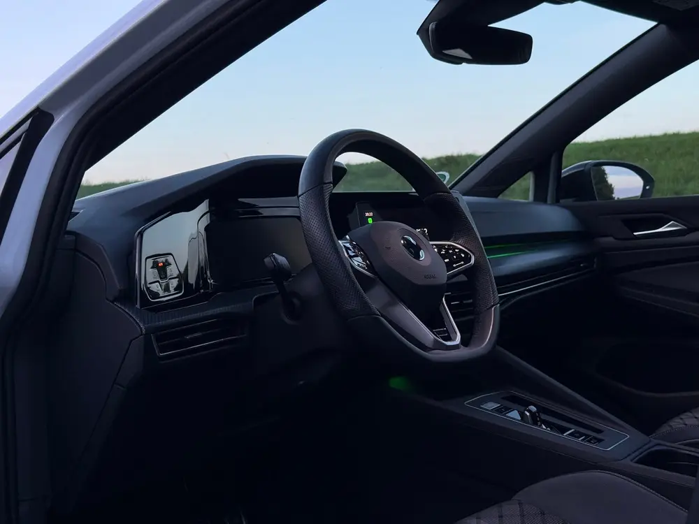 Volkswagen Golf 1.5 eTSI 3x R-Line| Pano | HuD | Matrix uit 2022, foto 17