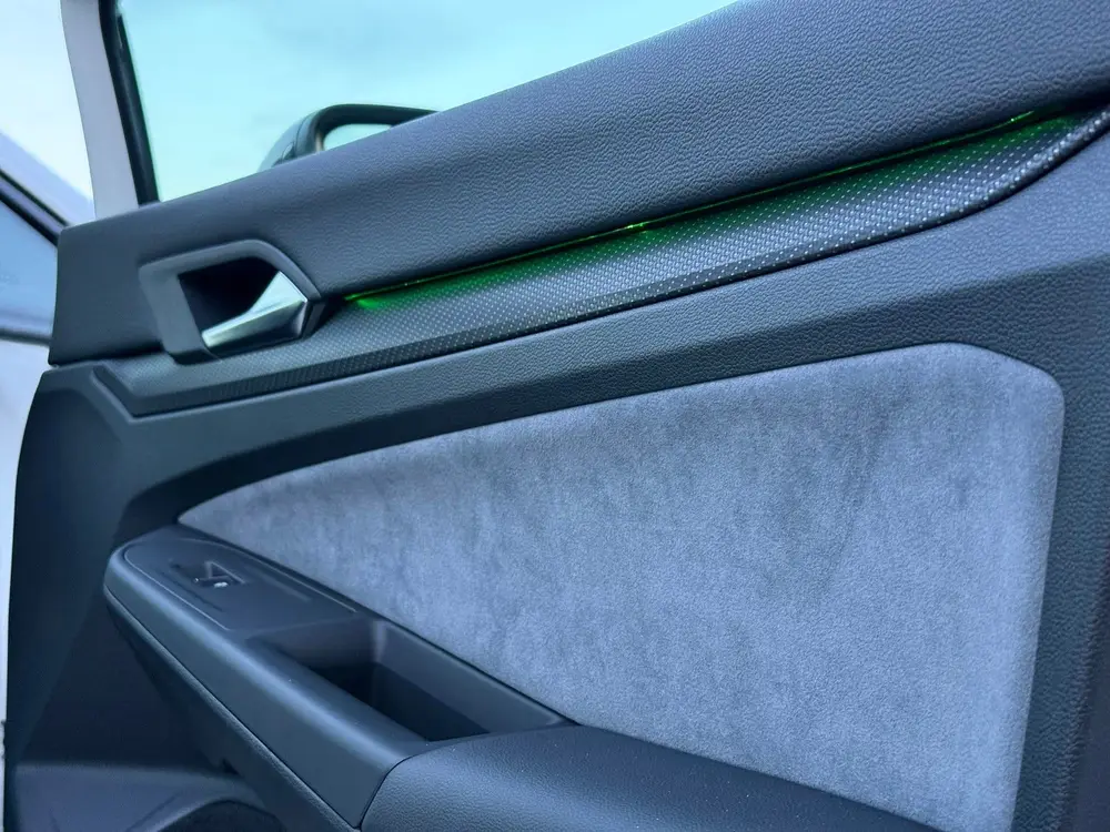 Volkswagen Golf 1.5 eTSI 3x R-Line| Pano | HuD | Matrix uit 2022, foto 7