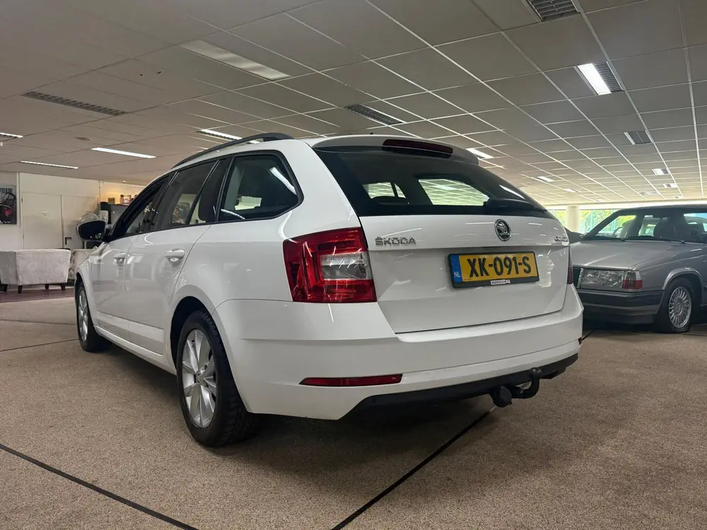 Skoda Octavia 1.5 TSI Greentech Ambition Business uit 2019, foto 2