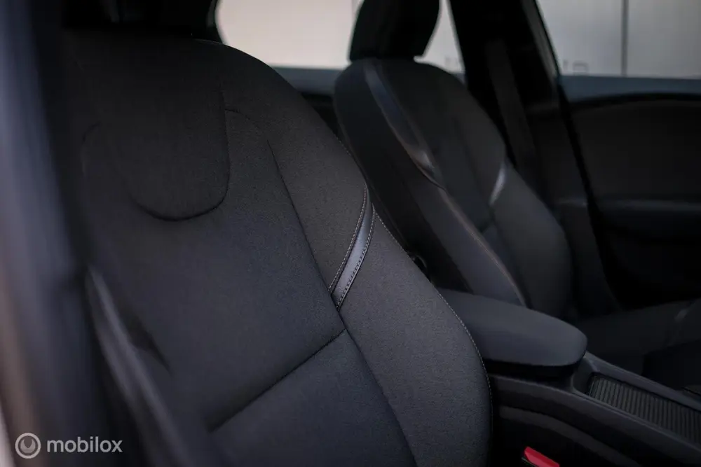 Volvo V40 1.5 T3 Polar+ Automaat | Trekhaak | uit 2019, foto 18
