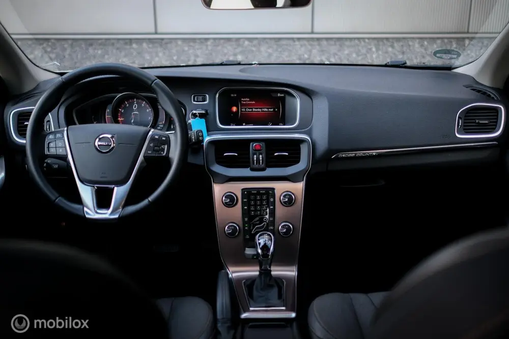 Volvo V40 1.5 T3 Polar+ Automaat | Trekhaak | uit 2019, foto 2