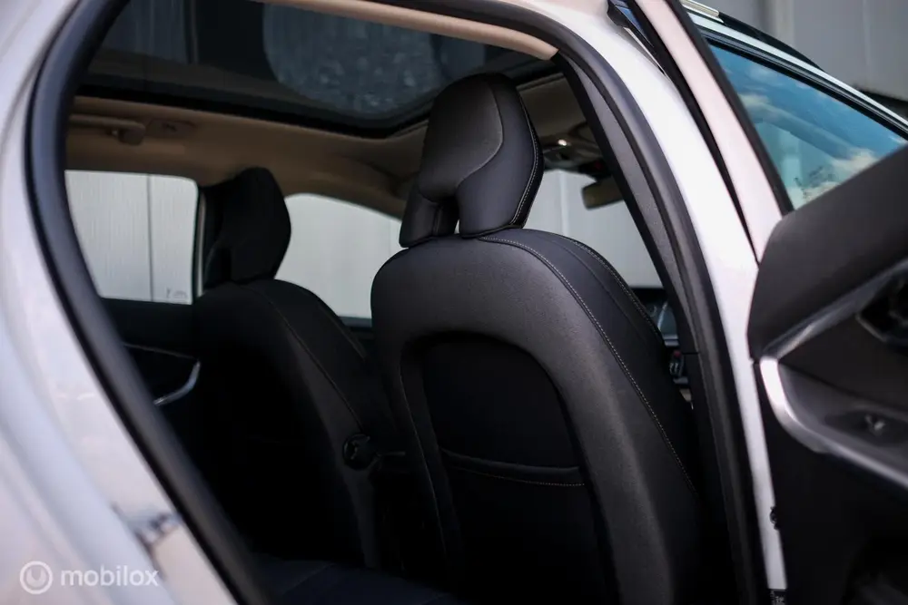 Volvo V40 1.5 T3 Polar+ Automaat | Trekhaak | uit 2019, foto 8