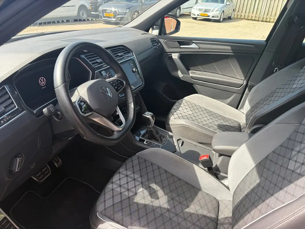 Volkswagen Tiguan 1.4 TSI eHybrid R-Line Business+ uit 2022, foto 12