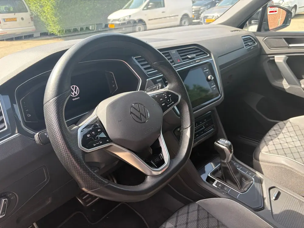 Volkswagen Tiguan 1.4 TSI eHybrid R-Line Business+ uit 2022, foto 14