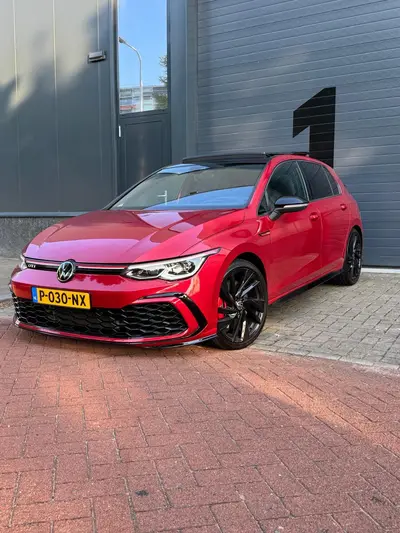 Volkswagen Golf Luxe VW Golf 8 GTI | Pano | HUD | Mem. stoelen + koeling | uit 2020